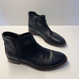 JOHNSTON & Murphy Women’s Size 8 1/2 Black Side Zip Pull On Ankle Boot